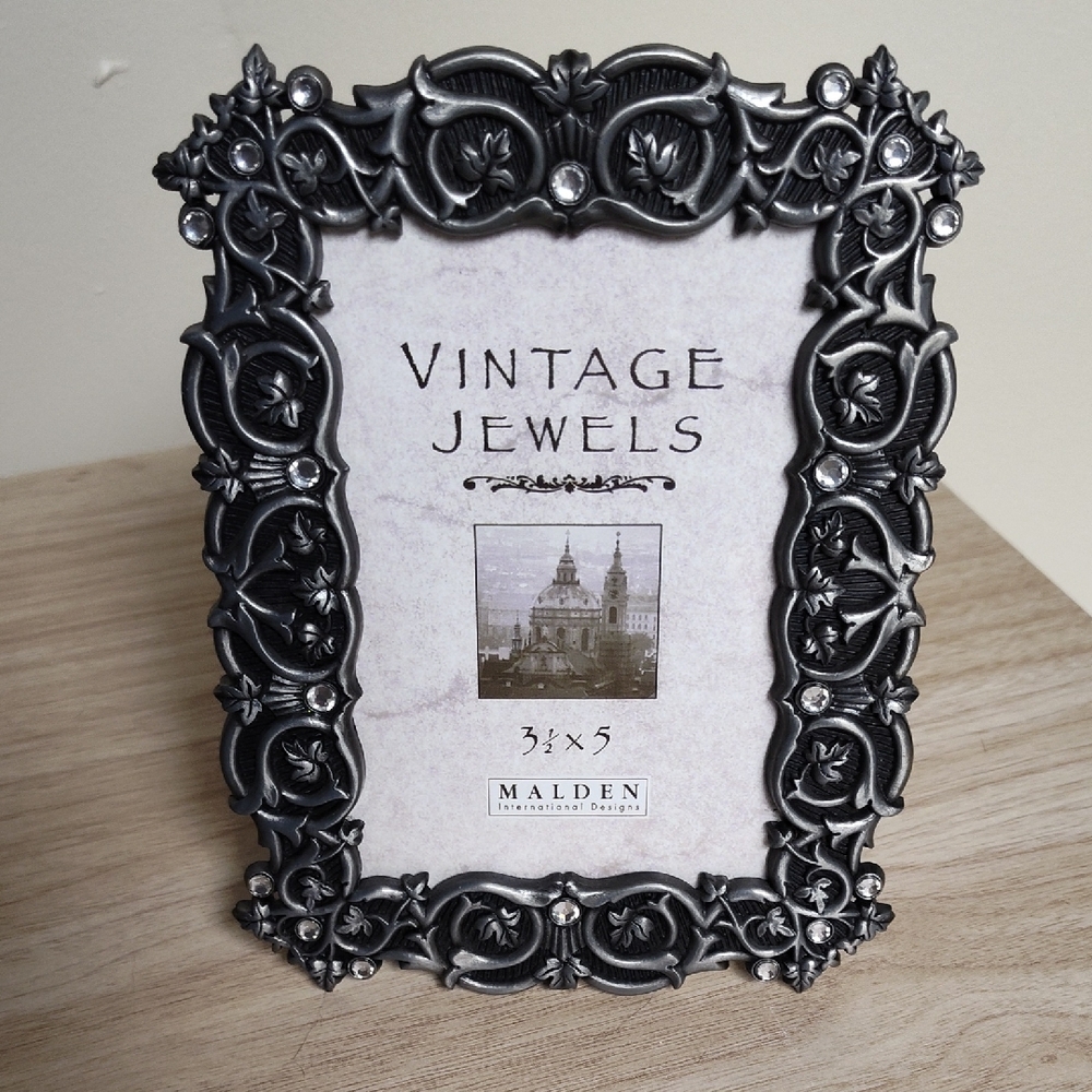 Malden Vintage Jewels Black Photo Frame